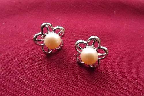 Cultivated Pearl Earrings