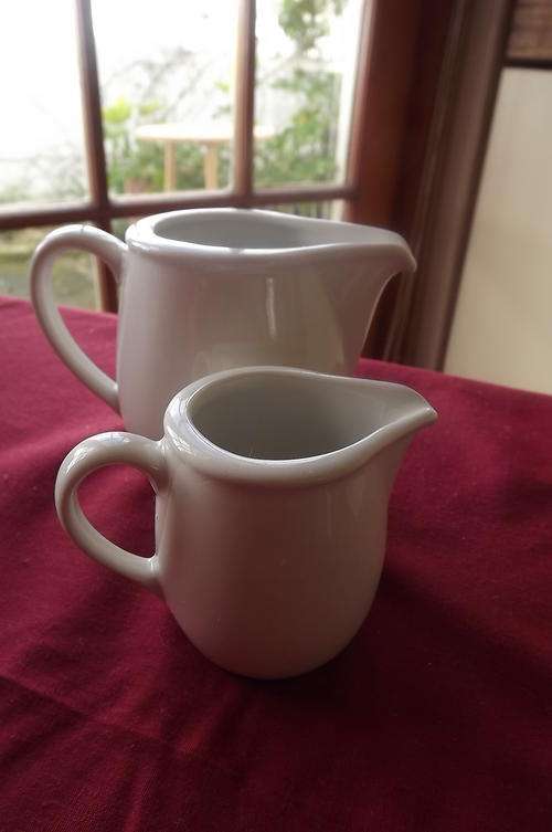 Set of 2 Continental Supradura milkjugs 1 medium 1 small