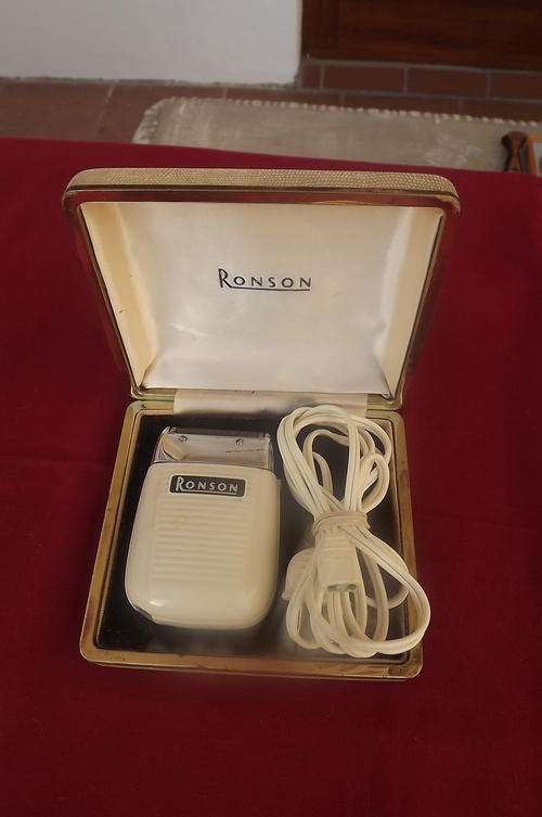Antique Ronson Electric Shaver in Box