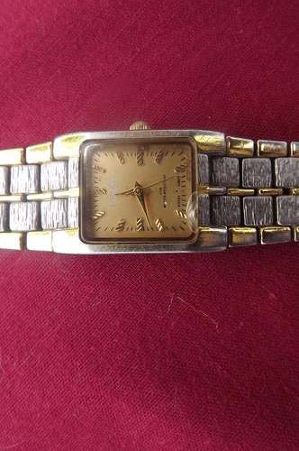 Seiko Ladies Quartz Watch - working