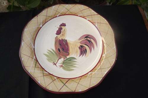 Stunning Porcelain Dinner Plate with Chicken Design - suitable for wall hanging - very good conditio
