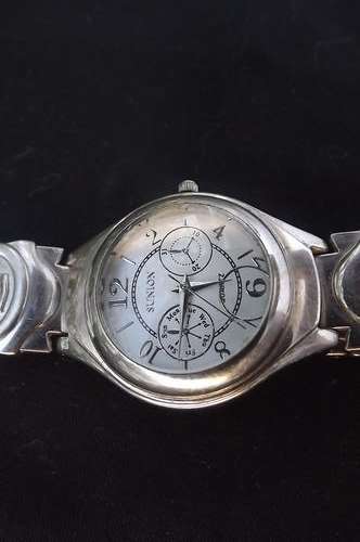 Sunion Quartz Men's Watch with month and day - good working condition