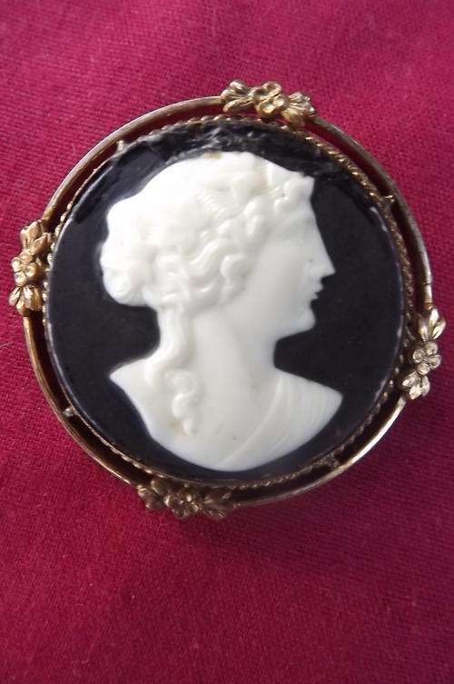 Cameo Brooch as per scan