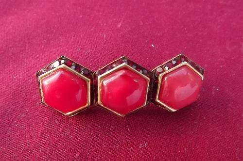 Vintage Brooch with 3 stones