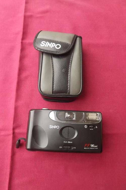 Sinpo model FF88 film Camera