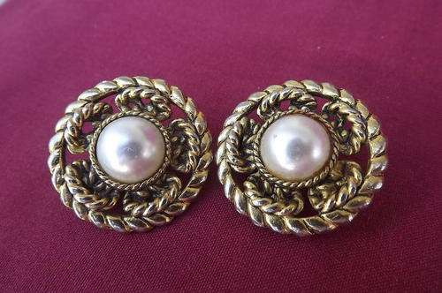 Pair of Vintage Clip on Earrings