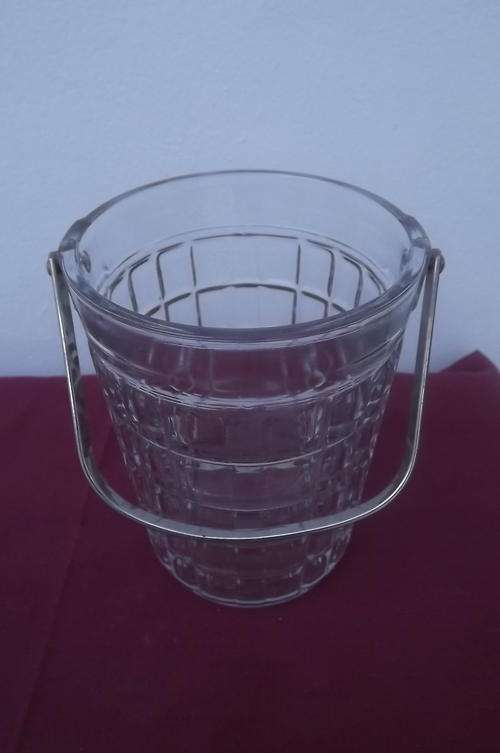 Vintage Clear Glass Ice Bucket with metal handle in good condition