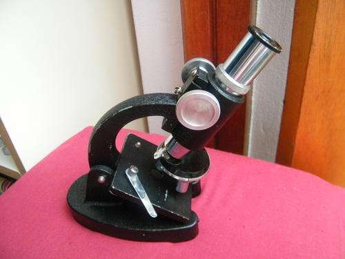 Microscope - see scan - height 14.5cm