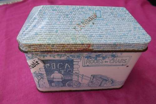 Tin in the Shape of a House - Length 12cm