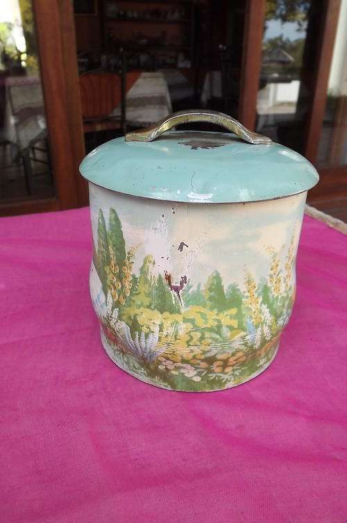 Antique Tea Tin with double lid