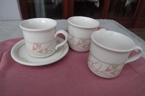 Set of 3 Cups and 1 Saucer by Biltons England - good condition