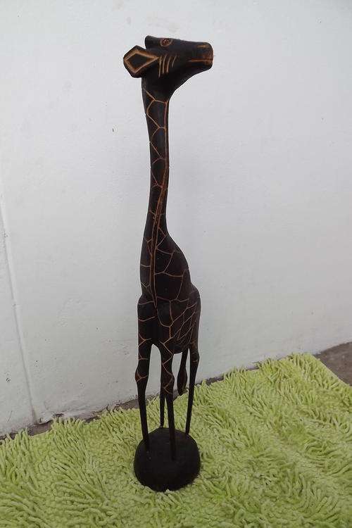 Wooden Carved Giraffe with missing ossicones - see scan for condition - 60cm high