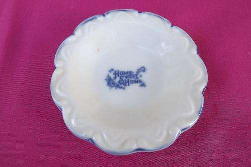 Mini Blue and White "Home Sweet Home" Wall Plate in good condition - 8cm diameter