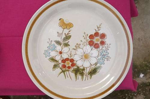 Dinner Plate from Highland Florals Collection - good condition - 27.5cm diameter