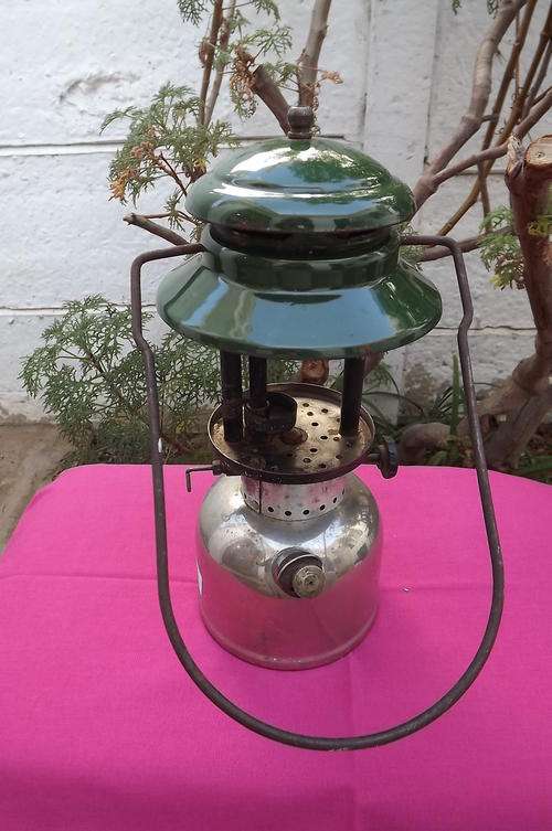 Coleman Gas Lamp - needs glass and mantle - 29cm high - good condition