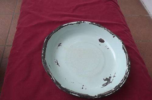 Enamel Bowl - 23cm diameter