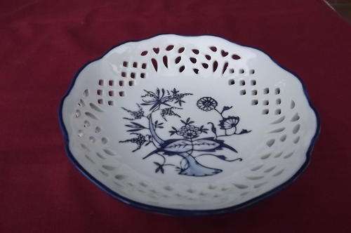 Porcelain Bowl with Blue Design - 14.5cm diameter - very nice