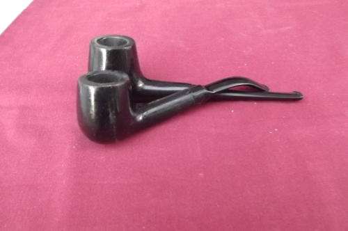 Lot of 2 Smoke Pipes - good condition