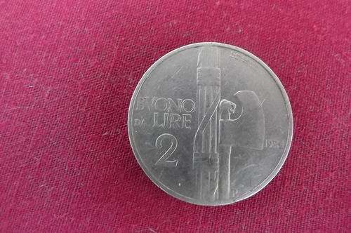 Italy 2 Lire Coin 1924 in Fine Condition