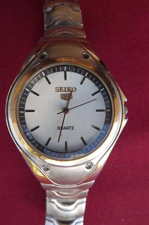Seiko Quartz Men's Watch with Rolex Backplate - good cosmetic condition - not working