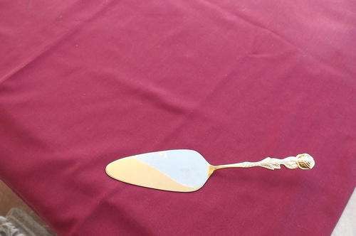 Eetrite Gold Plated Cake Server in good condition