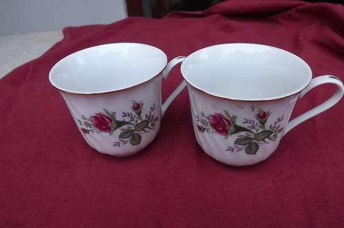 Set of 2 Cups from Lynns Fine China with Gilded Rims - good condition