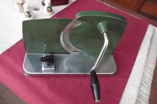 Pineware Bread Slicer in good condition