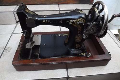Vintage Singer Hand Sewing Machine - needs long cylinder shuttle - 1 piece of cover missing