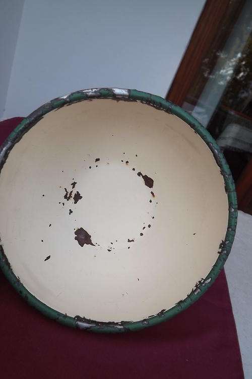 Antique Cream Enamel Bowl - dented - diameter 19.5cm