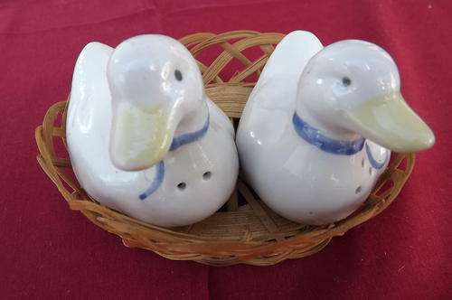Set of 2 Porcelain White Duckling Salt & Pepper Pots in Basket