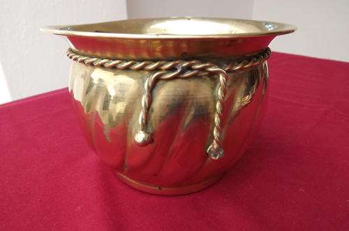 Brass Flower Pot - height 10cm - diameter 12cm - good condition