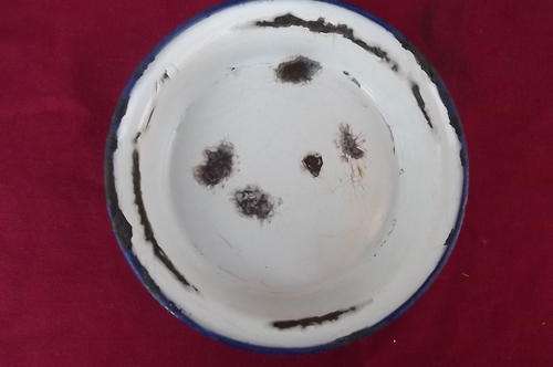 Small Round Antique Enamel Dish - 11.75cm diameter - Kockums Sweden