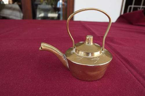 Cute Brass Kettle with Lid in very good condition