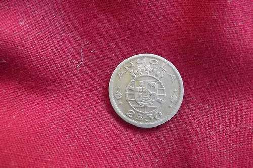 Portuguese Angola 2$50 Coin in very good condition - 1956