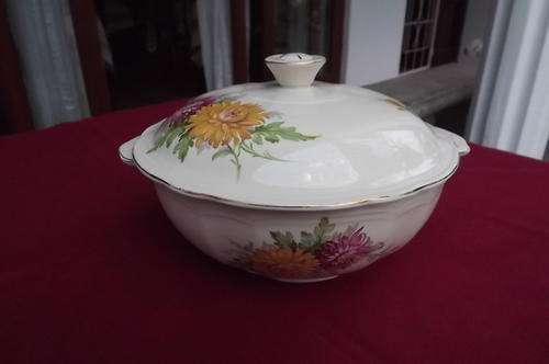 Alfred Meakin Porcelain Serving Bowl with Lid - gilded edge - made in England - good condition