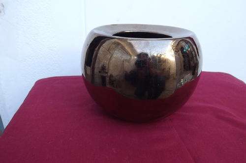 Beautiful Shiny Flower Vase - diameter 14cm - height 12cm