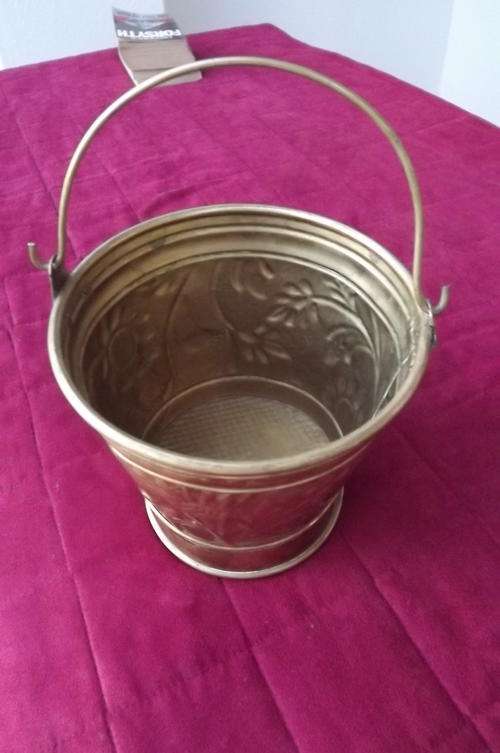 Brass Bucket 15cm high - as new - diameter 17cm