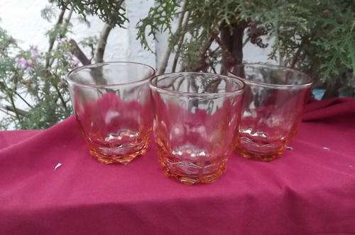 Set of 3 Rose Drinking Glasses - height 8cm - good condition
