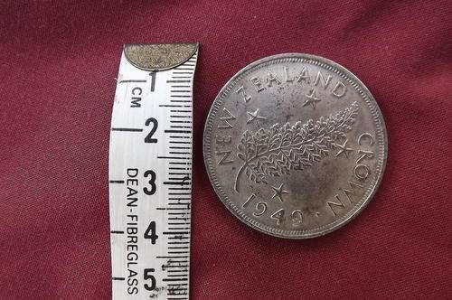 New Zealand 1949 Crown - weight 20.2 gram (could be fake) see scans