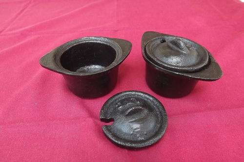 Set of 2 LTC Cast Iron Miniture Pots with Lids - heavy - Diameter 7.5cm - height 5cm -very good cond