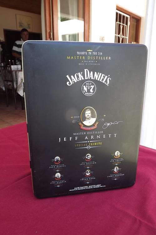 Large Jack Daniels Tin - 19x26.5cm - good condition