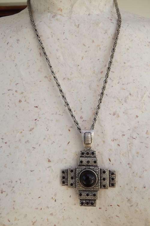 Stunning Cross Pendant with Black Stones and Silver Chain - Antique Look - good condition
