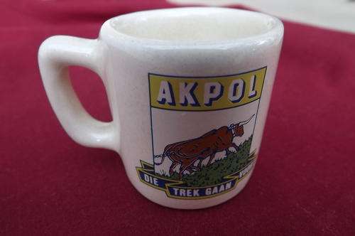 Small Porcelain Mug - AKPOL - Die Trek Gaan Voort - height 4.5cm