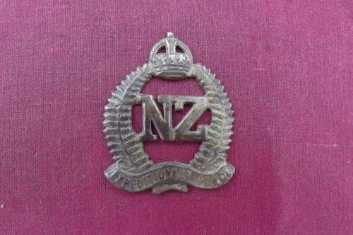 Original WW1 New Zealand Expeditionary Force Hat Badge - No Lugs