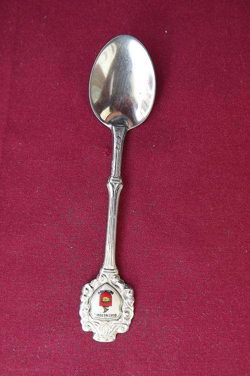 Souvenir Teaspoon from Queenstown in good condition