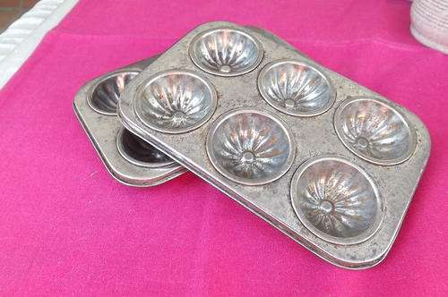 Antique Set of 2 Baking Tins for Small Sweet or Savoury Snacks - good condition - size 10x15cm each