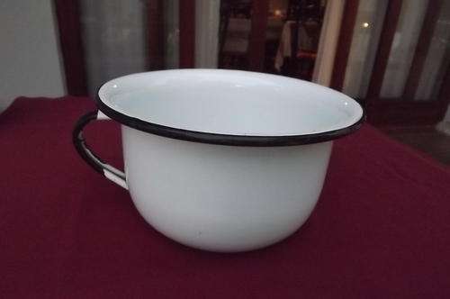 White Antique Chamber Pot ( "Kamerpot", "Koos") in very good cond - 24.5cm diameter, height 12.5cm