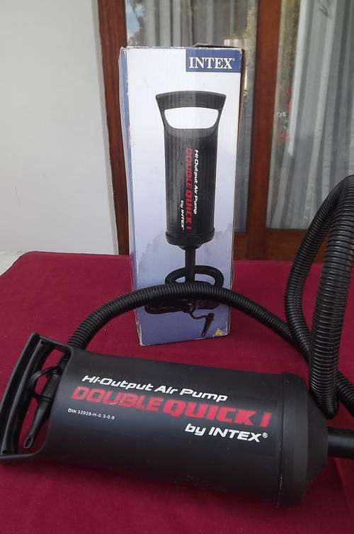 Hi-Output Air Pump by Intex - double action - still in box - 27cm long