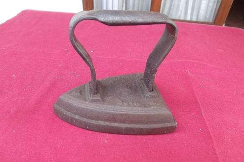Vintage Case Iron No 5 Iron made in England - good condition - length 14cm