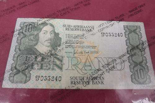 SA R10 Not in Fractional Numbering 1982-1985 signed G de Kock - good condition